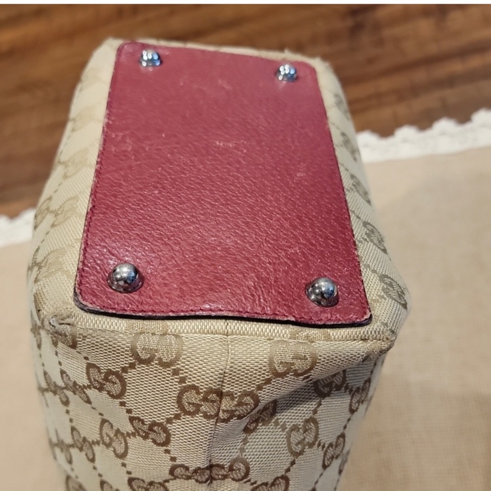 Authentic Gucci 100% - Picture 4 of 8